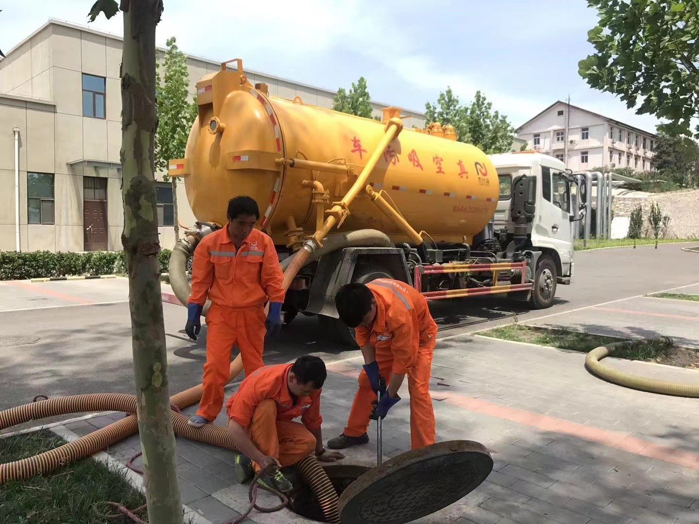围场化粪池清理与5-8吨吸粪车施工效率分析